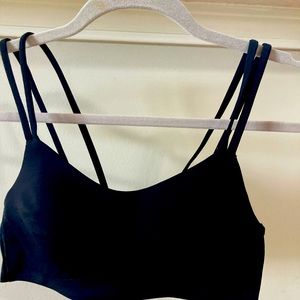 Lululemon size 6 black like a cloud good condition worn 3 times very comfortable